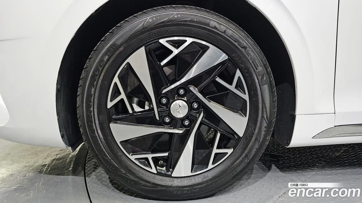 Hyundai Grandeur 2023 из KR, фото 5