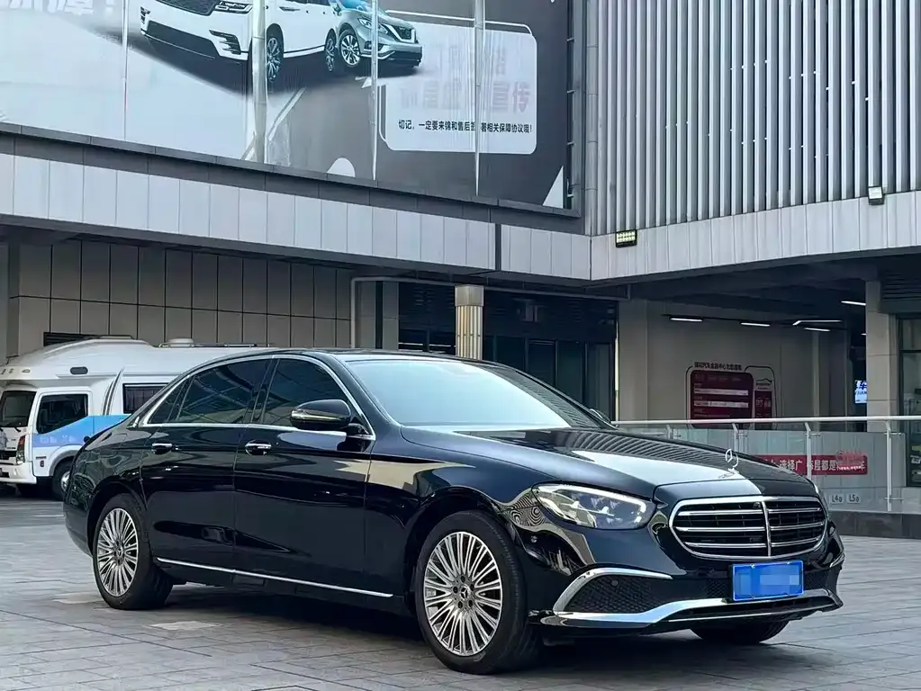 Mercedes-Benz E-Class — фото 3