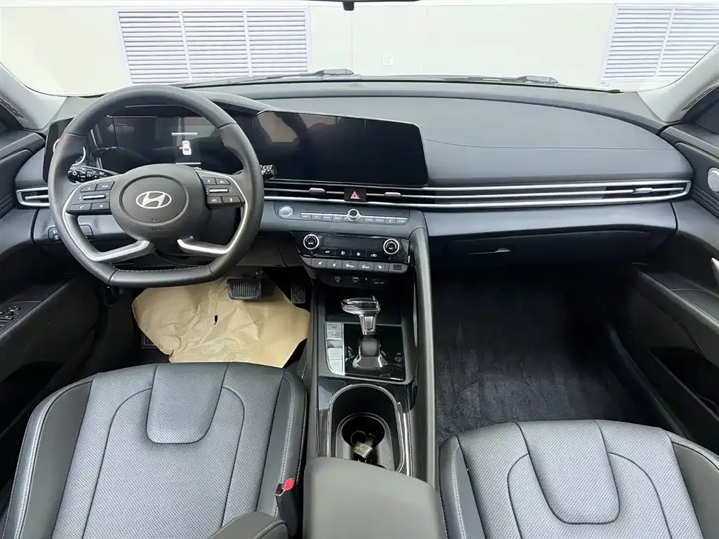 Hyundai Elantra 2025 из CN, фото 5