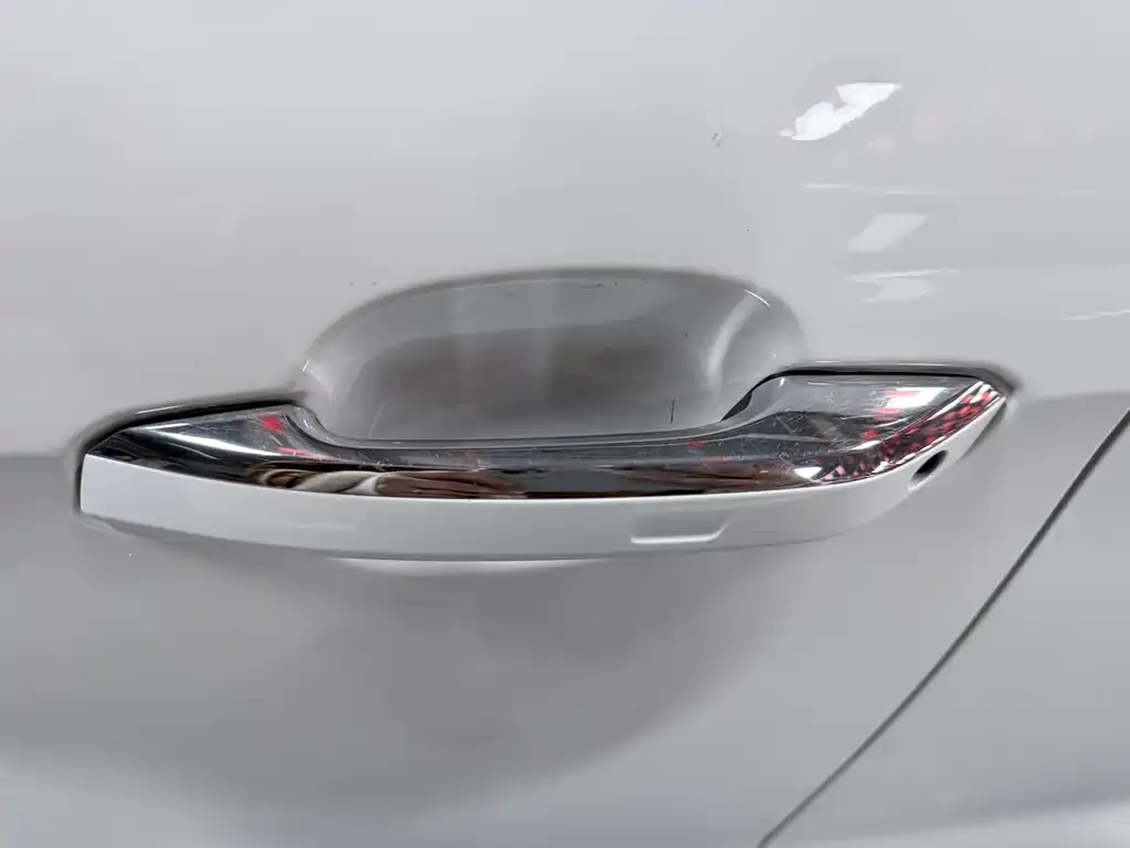 Audi A4L 2021 из CN, фото 6