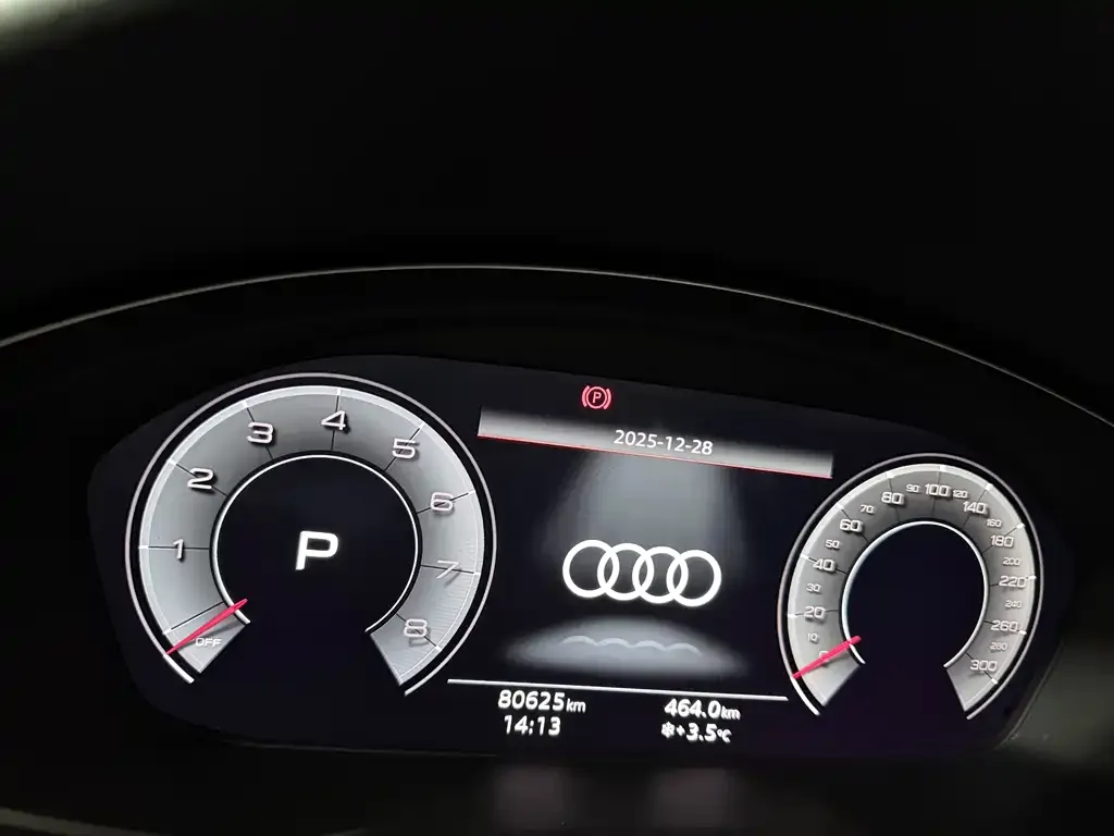 Audi A4L 2021 из CN, фото 3