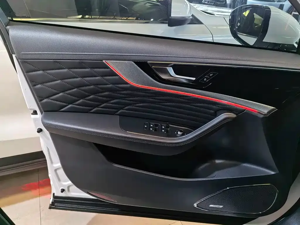 Hongqi HS5 2021 из CN, фото 3