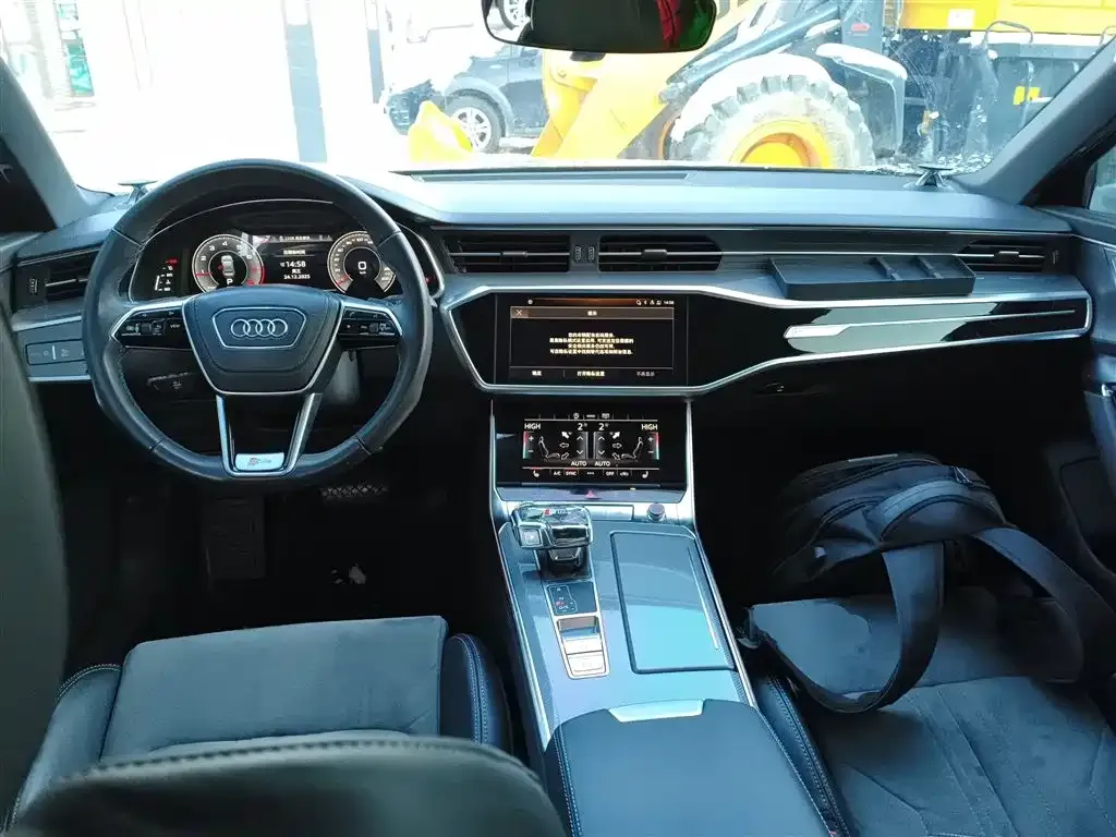 Audi A6L 2024 из CN, фото 7