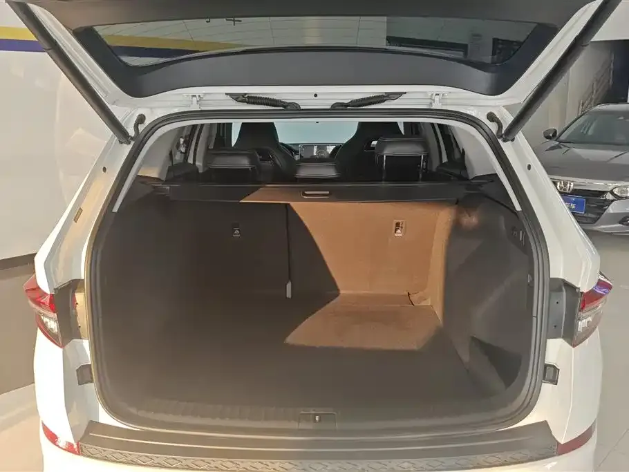 Skoda Kodiaq 2023 из CN, фото 3