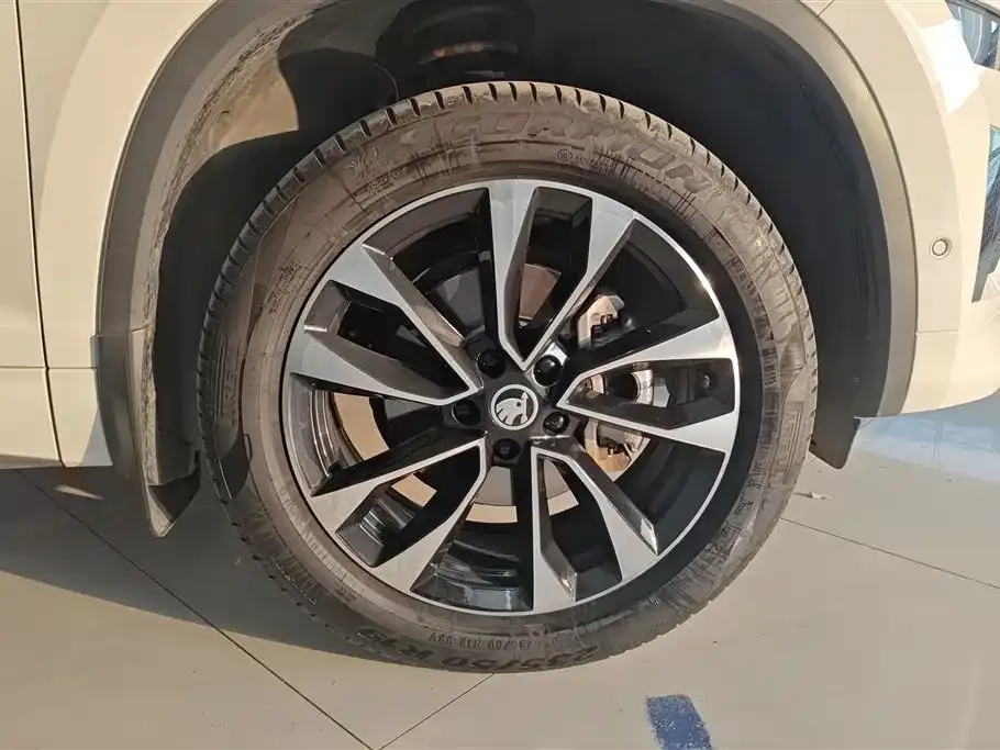 Skoda Kodiaq 2023 из CN, фото 9