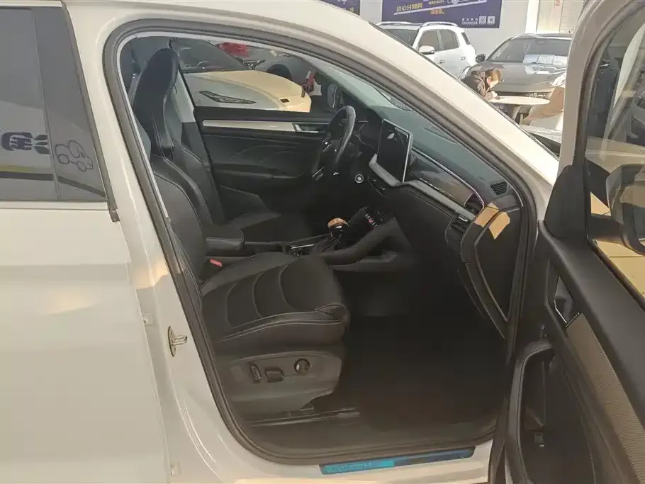 Skoda Kodiaq 2023 из CN, фото 2