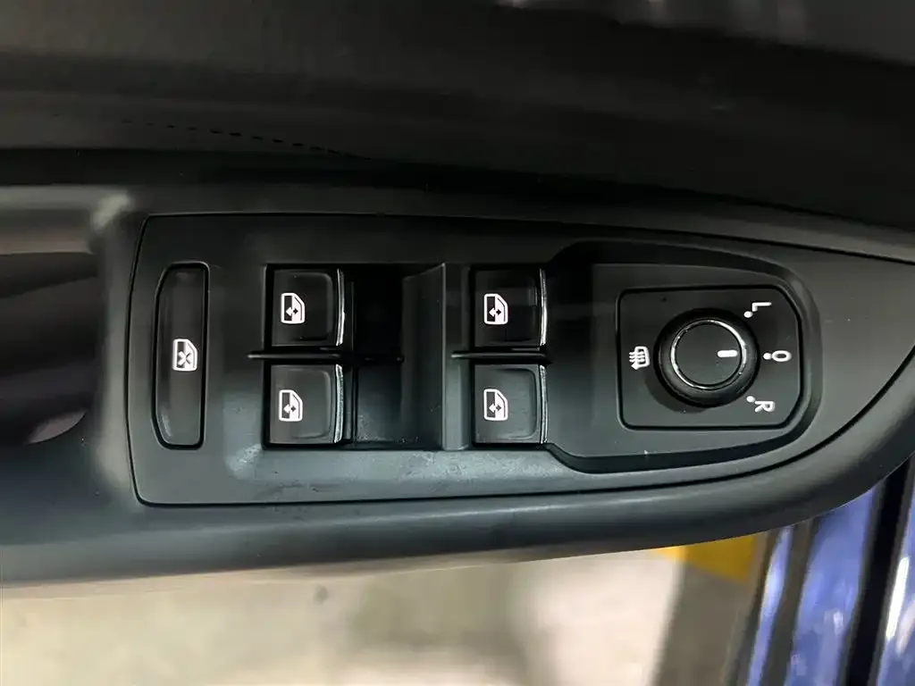 Volkswagen Passat — фото 9