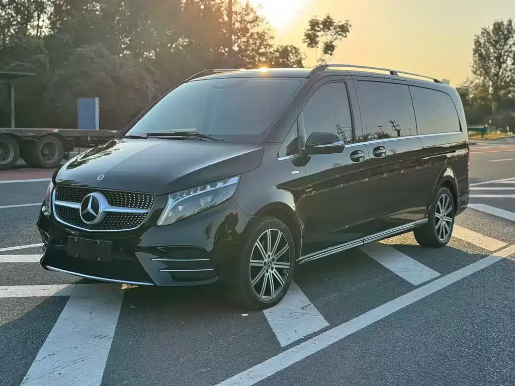 Mercedes-Benz V-Class 2023 из CN, фото 1