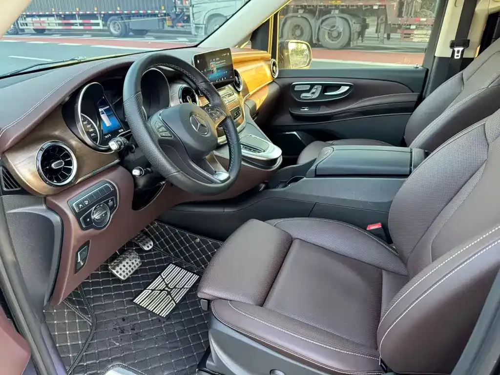Mercedes-Benz V-Class 2023 из CN, фото 3