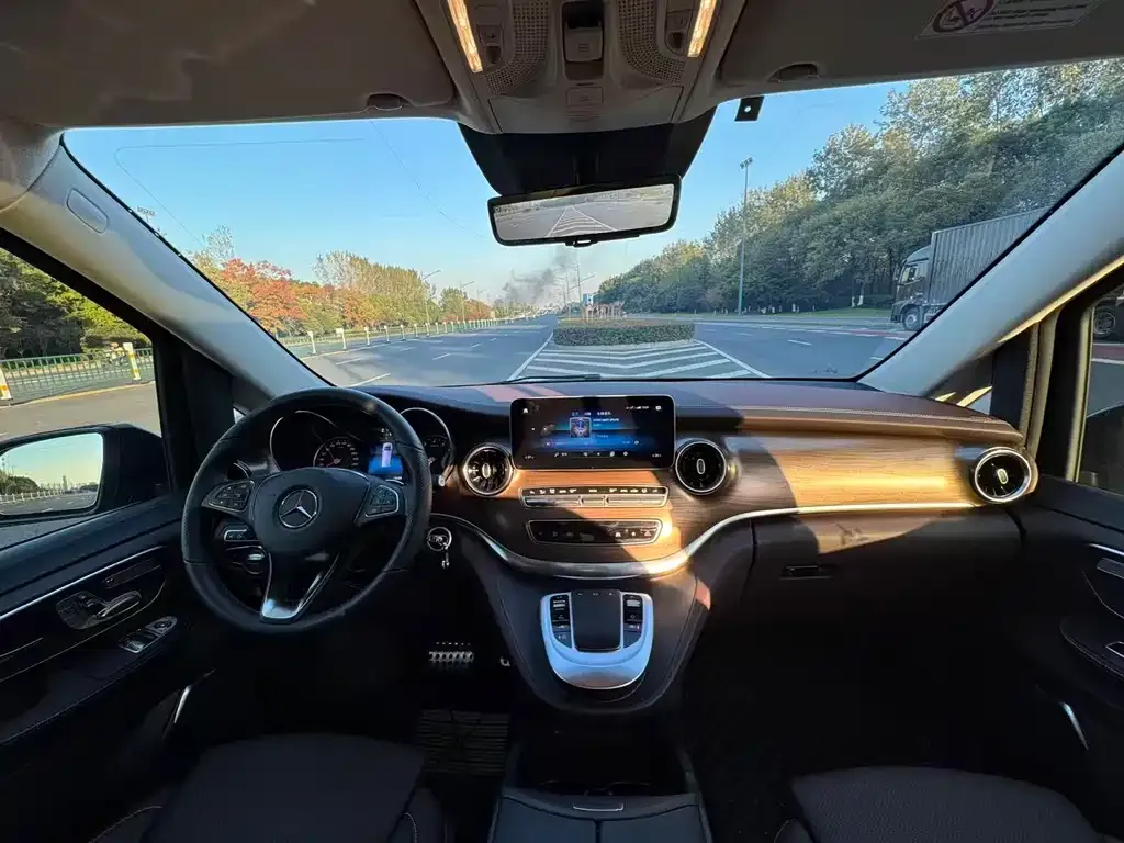 Mercedes-Benz V-Class 2023 из CN, фото 10