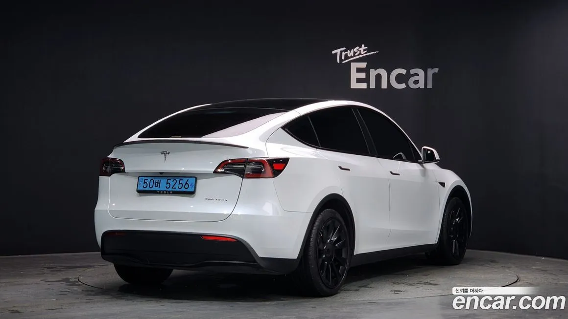 Tesla Model Y 2024 из KR, фото 2