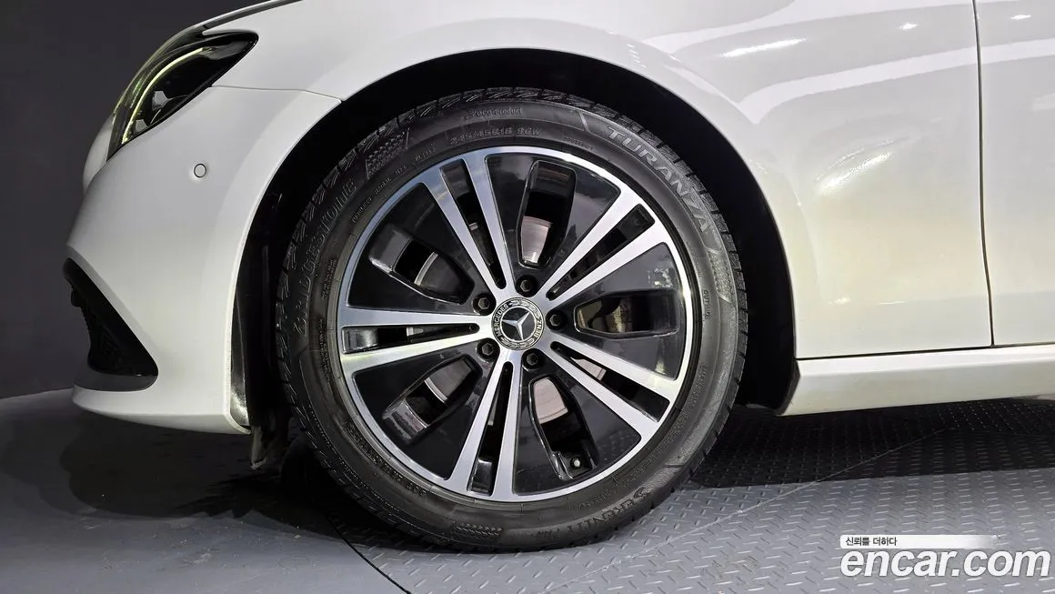 Mercedes-Benz E-Class 2021 из KR, фото 9