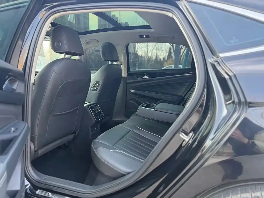 Volkswagen Passat — фото 5