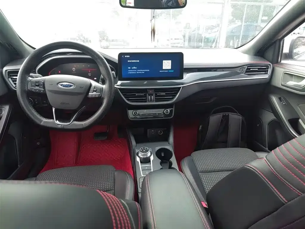 Ford Focus 2021 из CN, фото 8