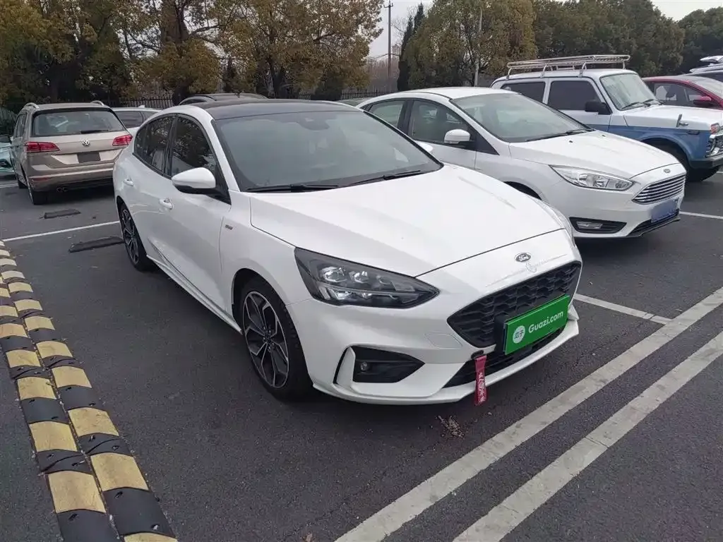 Ford Focus 2021 из CN, фото 9