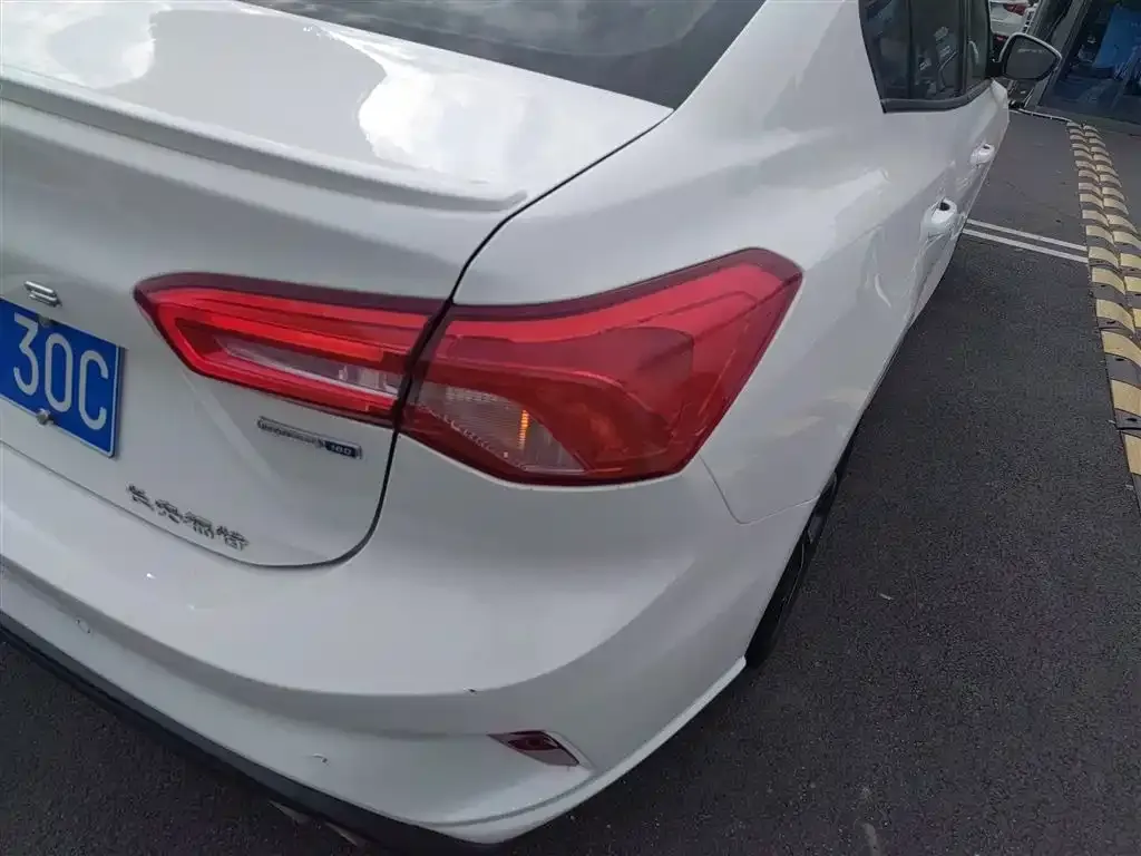 Ford Focus 2021 из CN, фото 2