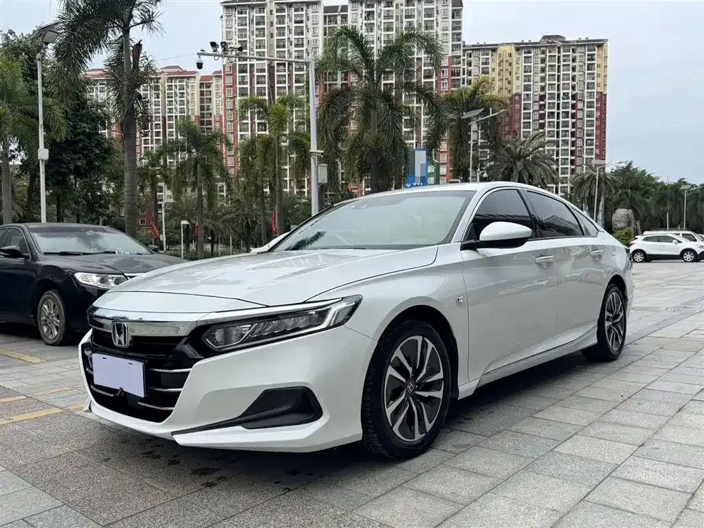Honda Accord — фото 1
