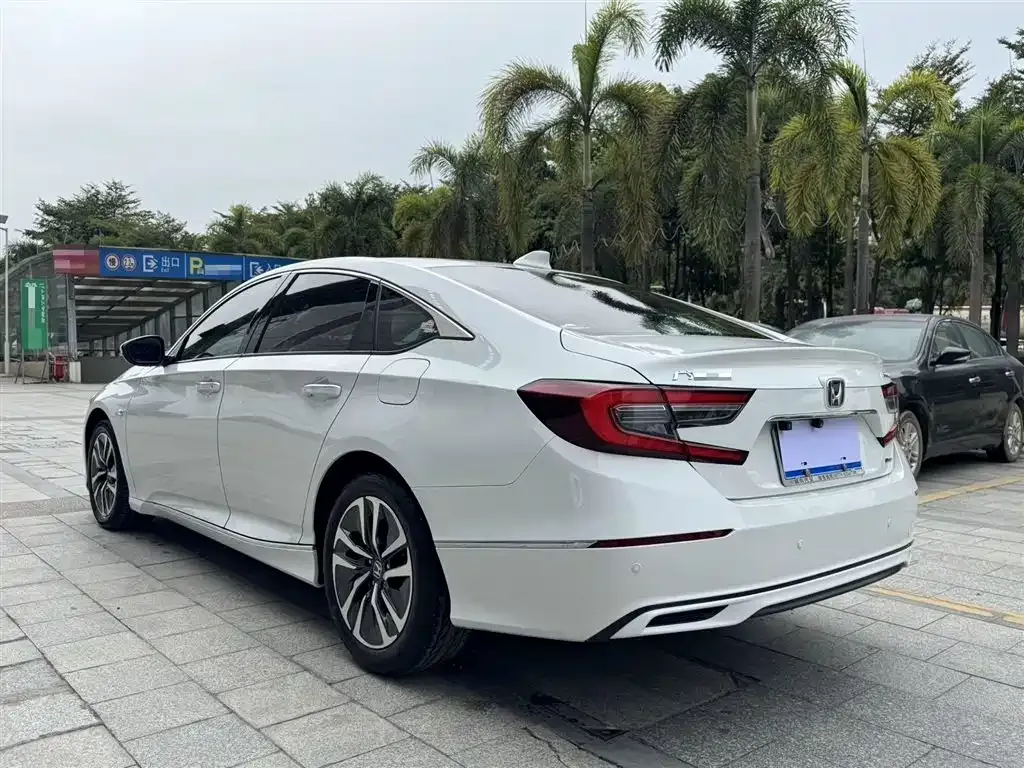 Honda Accord — фото 4