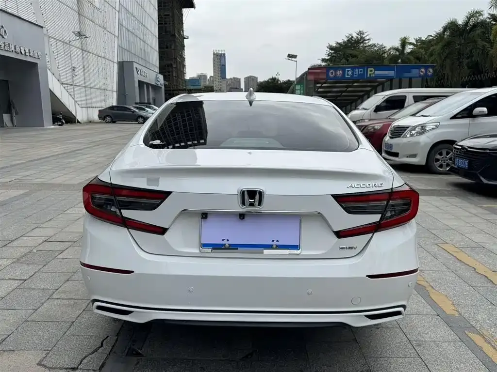 Honda Accord — фото 5
