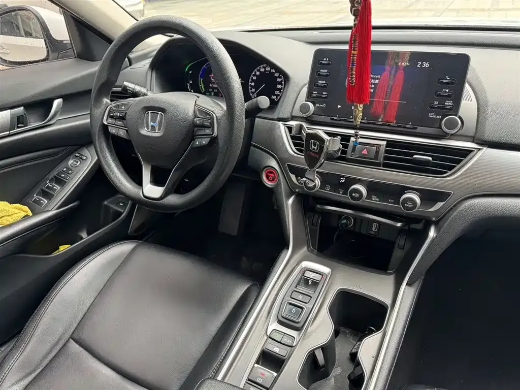 Honda Accord — фото 9