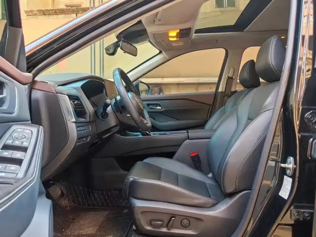 Nissan X-Trail 2021 из CN, фото 2