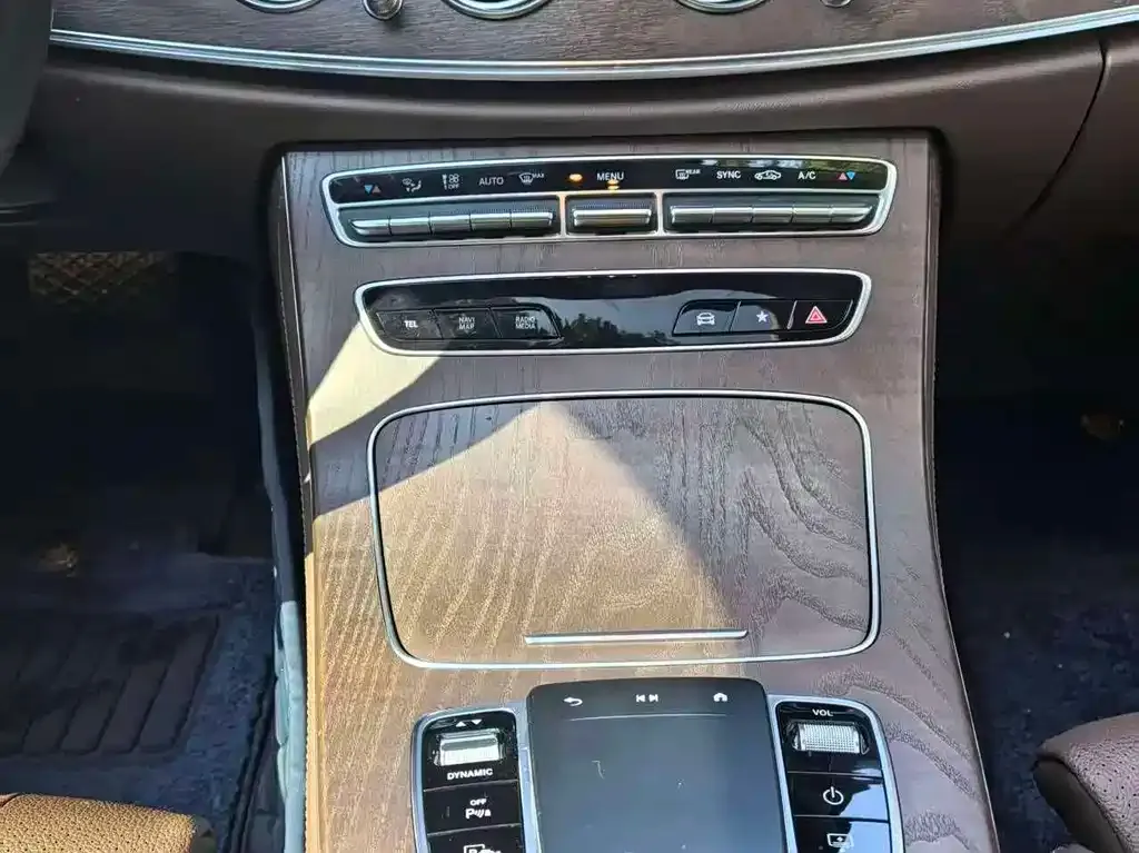 Mercedes-Benz E-Class 2022 из CN, фото 2