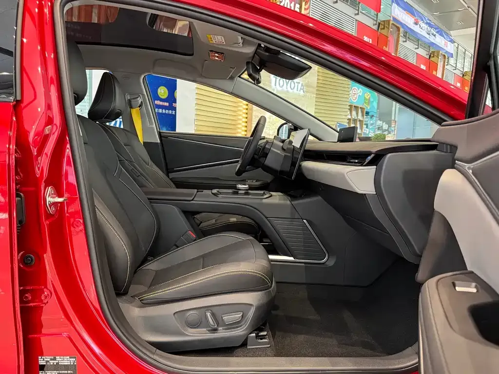 Toyota bZ5 2025 из CN, фото 4