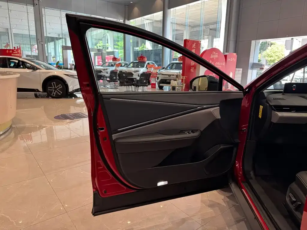 Toyota bZ5 2025 из CN, фото 6