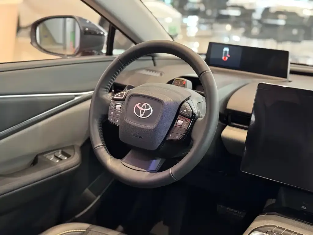 Toyota bZ5 2025 из CN, фото 2