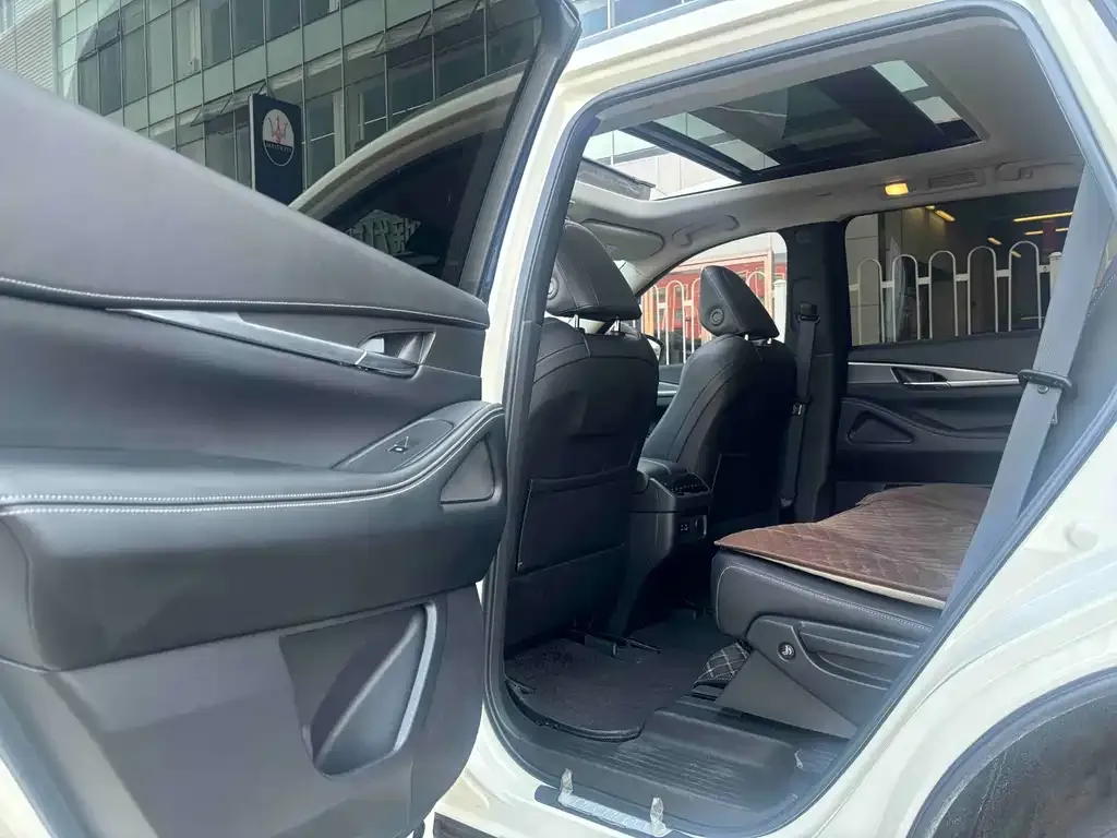 Infiniti QX60 2023 из CN, фото 4