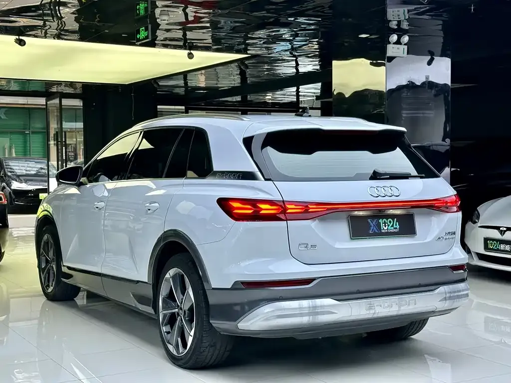 Audi Q5 e-tron 2022 из CN, фото 2