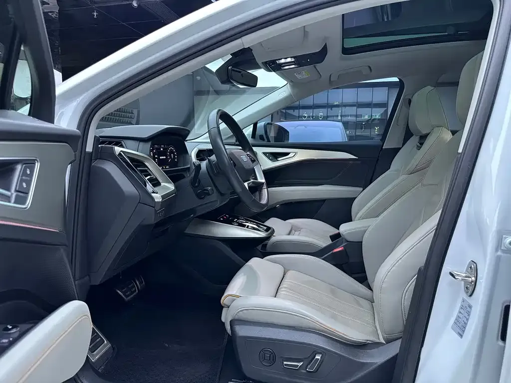 Audi Q5 e-tron 2022 из CN, фото 4