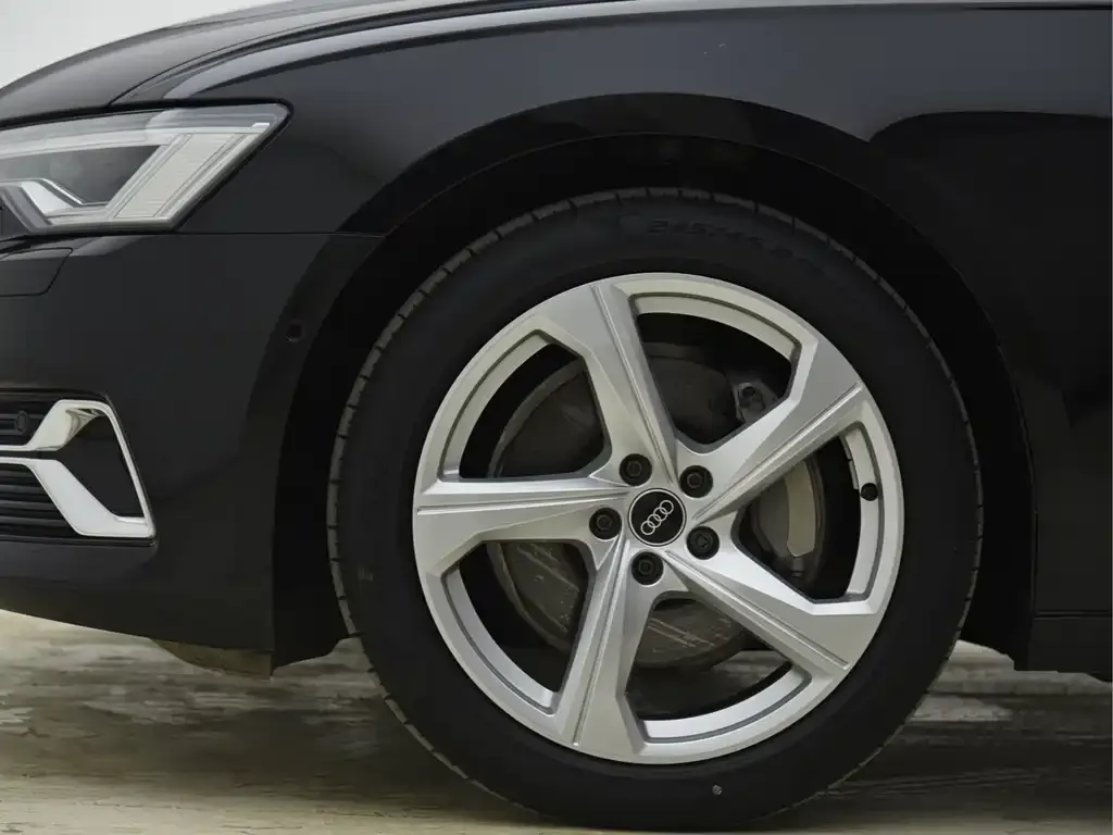 Audi A6L 2023 из CN, фото 5