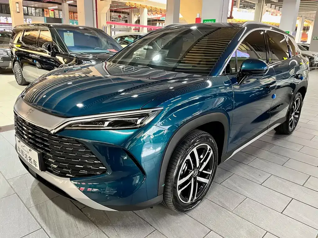 BYD L DM-i — фото 1