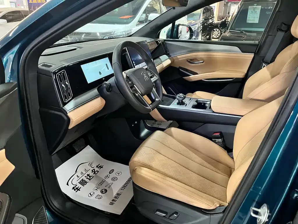 BYD L DM-i — фото 4