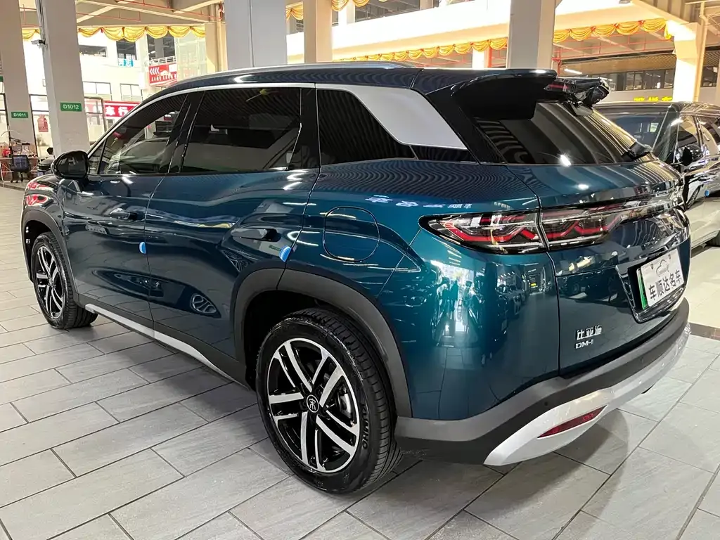BYD L DM-i — фото 8