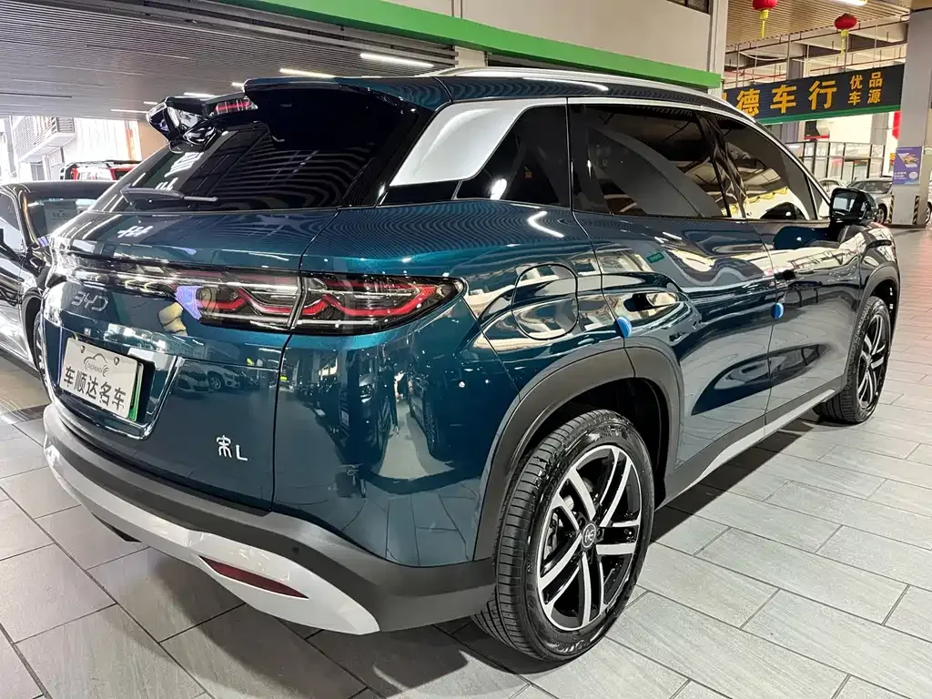 BYD L DM-i — фото 9