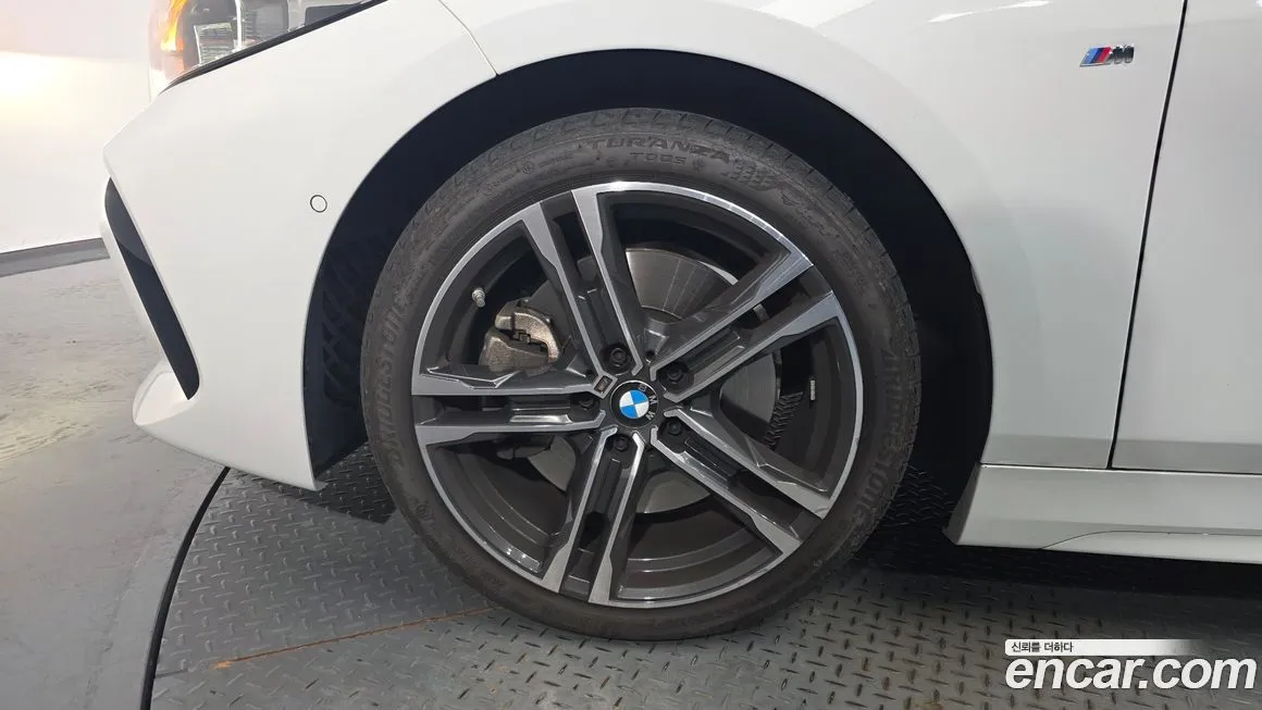 BMW 1-Series 2024 из KR, фото 5