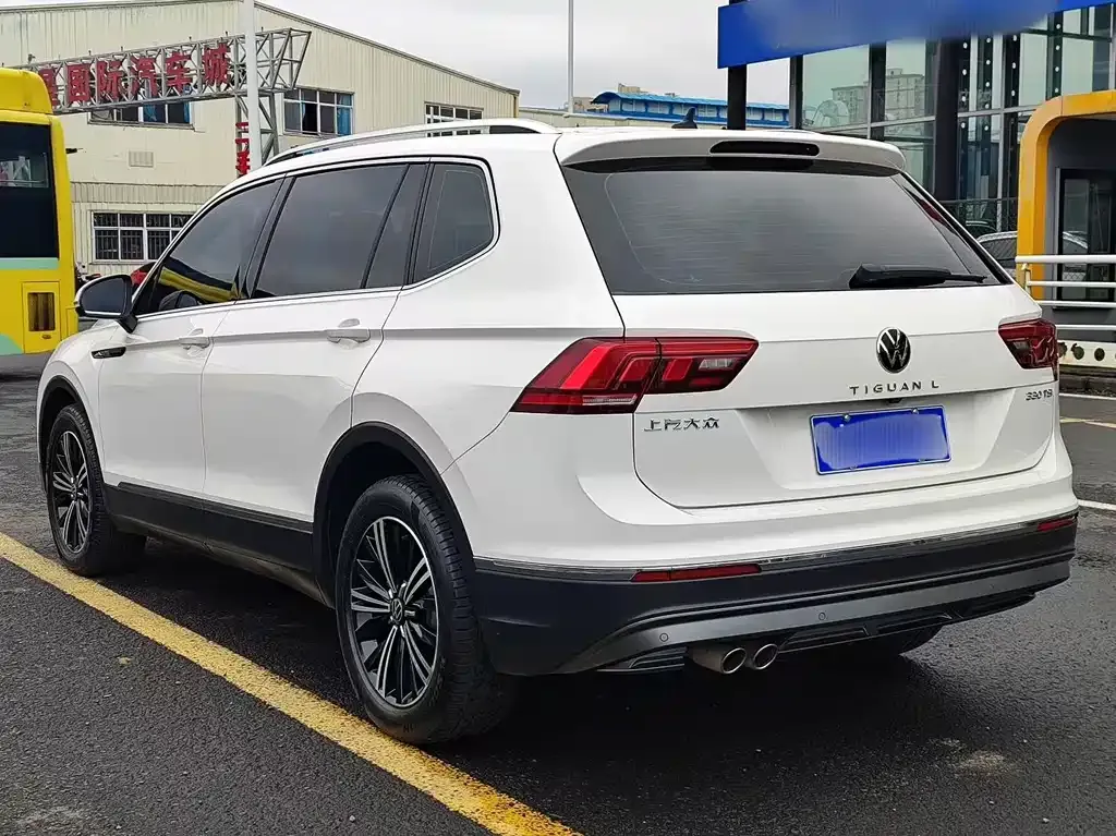 Volkswagen Tiguan L — фото 4