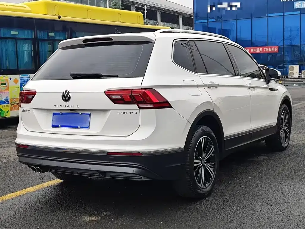 Volkswagen Tiguan L — фото 6