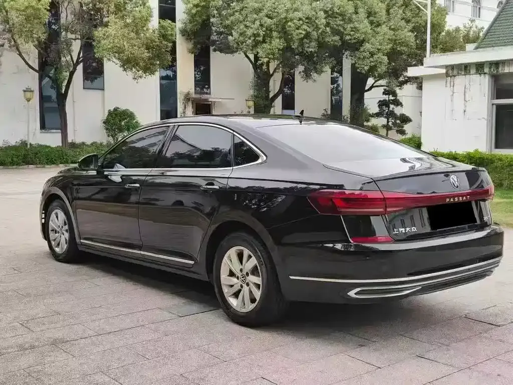Volkswagen Passat 2023 из CN, фото 7