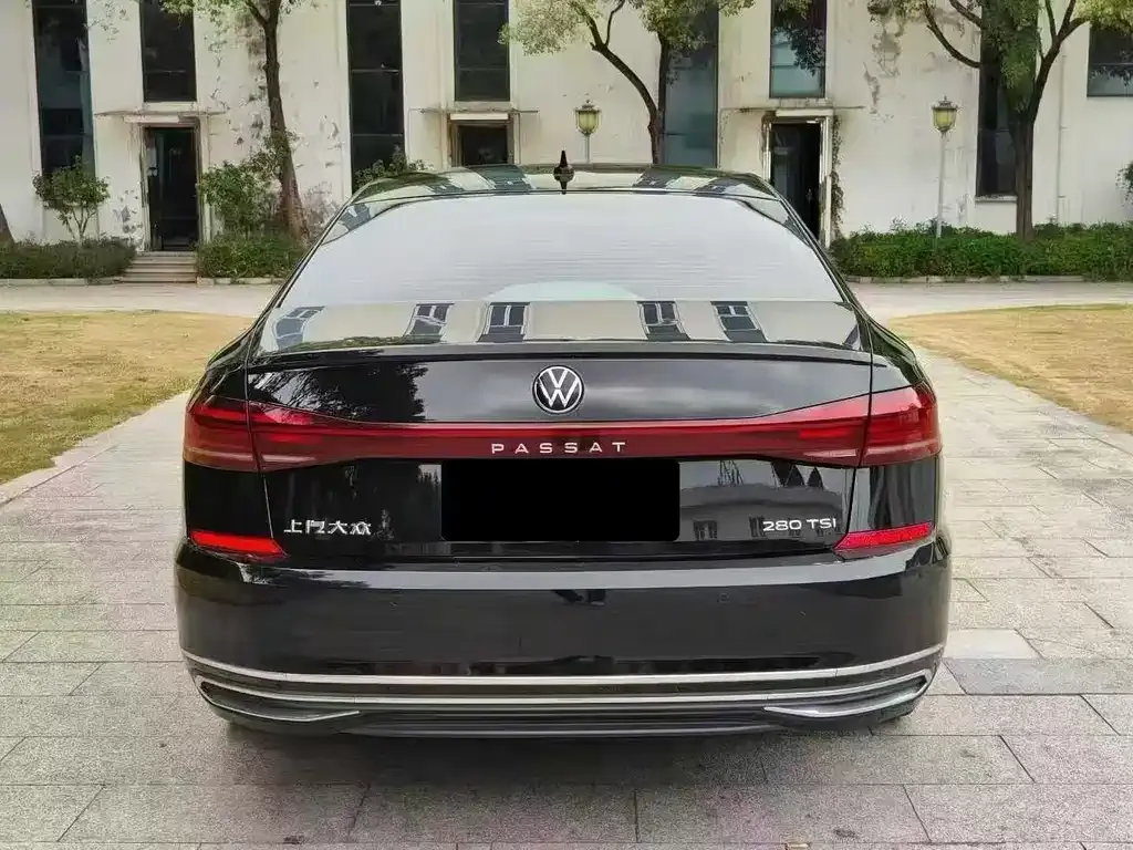Volkswagen Passat 2023 из CN, фото 2