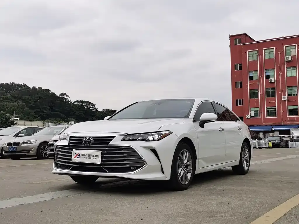 Toyota Avalon 2022 из CN, фото 1