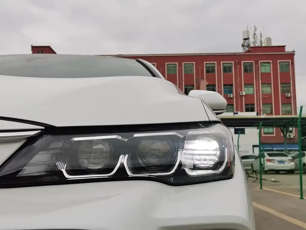 Toyota Avalon 2022 из CN, фото 2