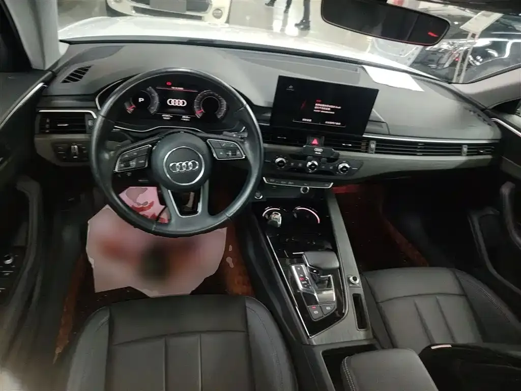 Audi A4L 2022 из CN, фото 4