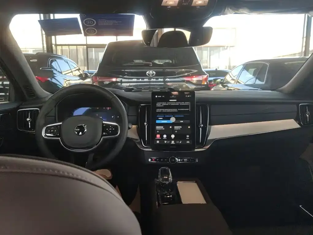 Volvo S90 2025 из CN, фото 10