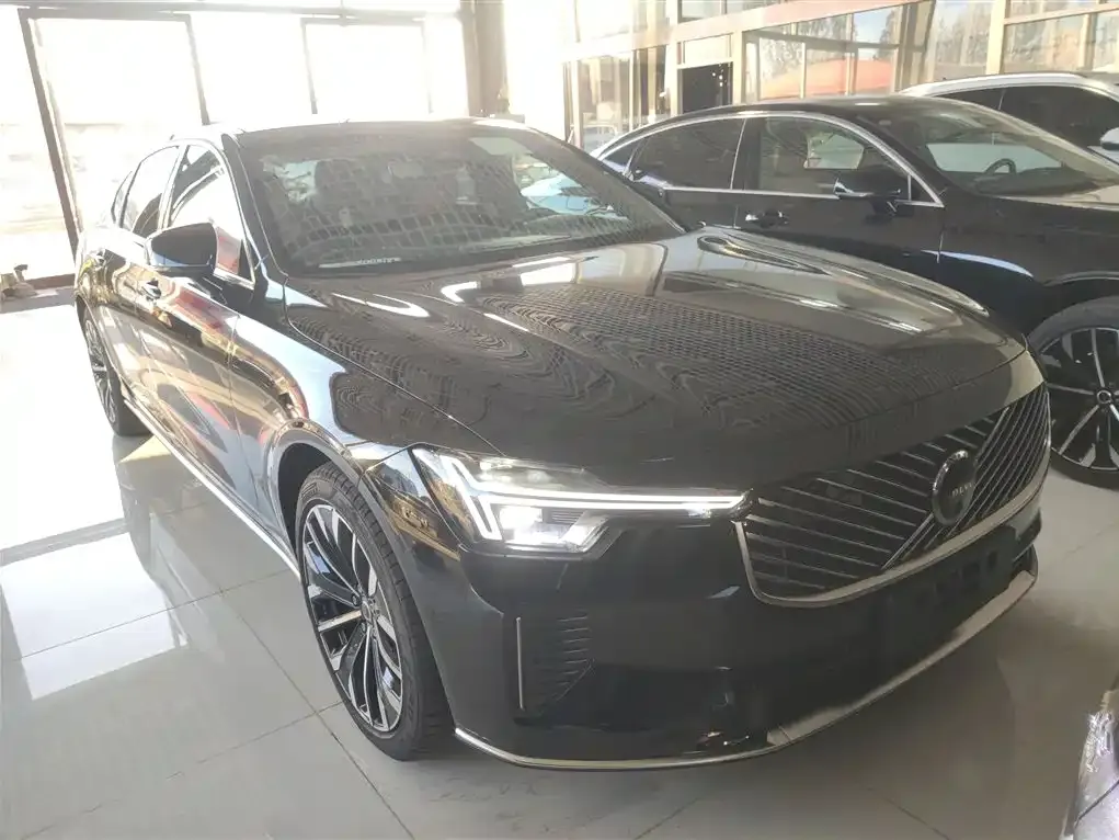Volvo S90 2025 из CN, фото 3
