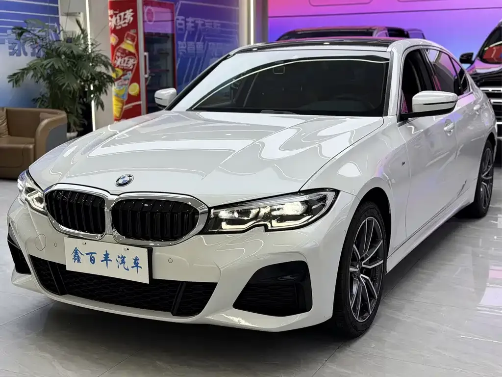 BMW 3 Series 2021 из CN, фото 1