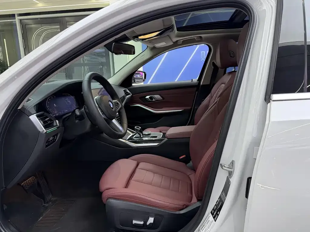 BMW 3 Series 2021 из CN, фото 3