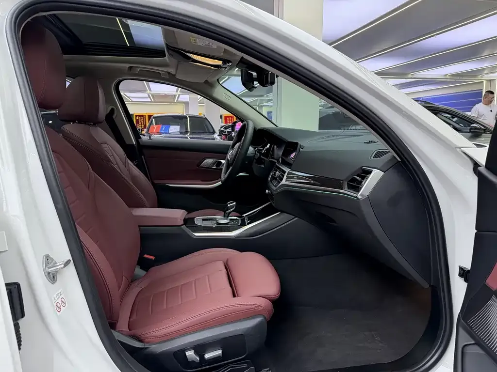 BMW 3 Series 2021 из CN, фото 9